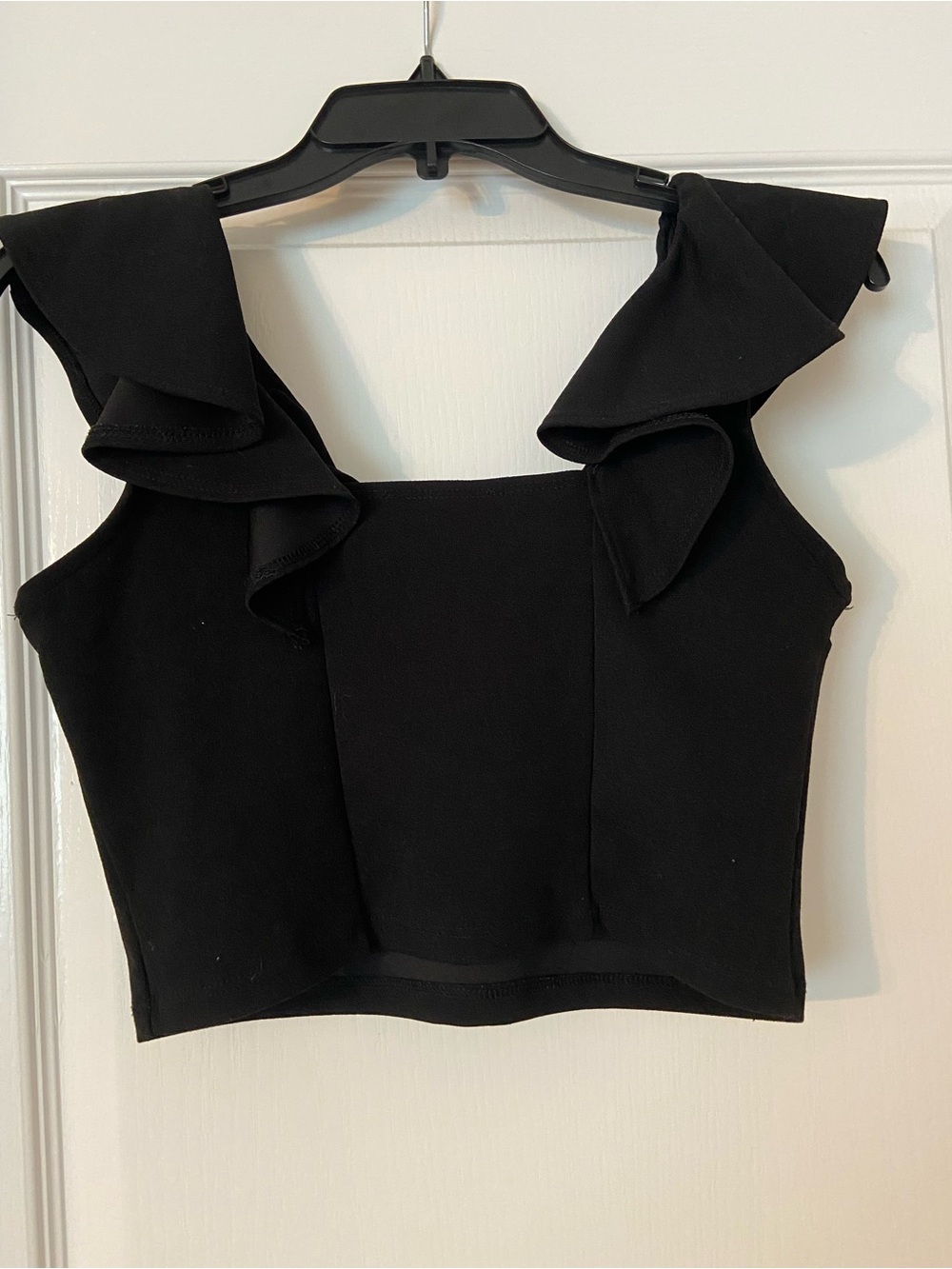 BLVD Black Ruffle-Shoulder Cropped Tank - Picture 4 of 5